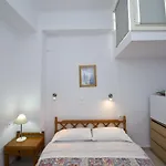 Karboni Gasthuis Mykonos Town
