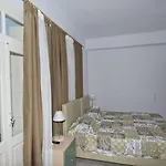 Vendégház Karboni *