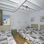 Karboni Pensionat *
