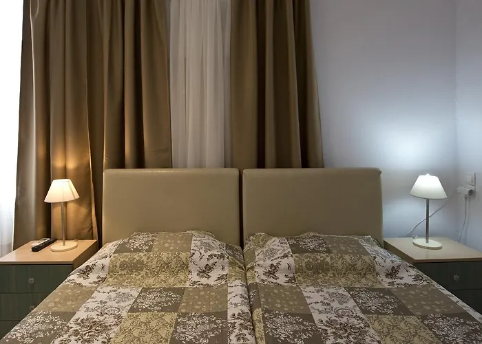 Karboni Guest house *