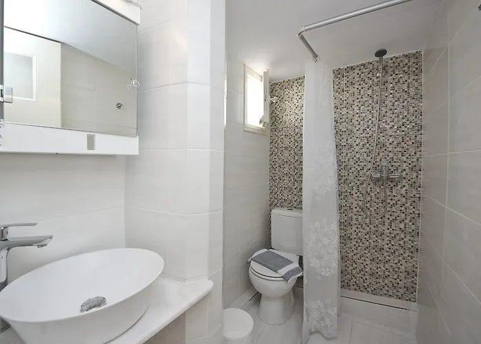 Guest house Karboni *