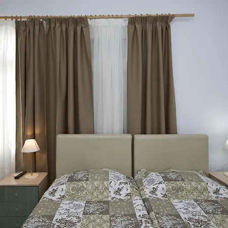 카르보니 게스트하우스 Mykonos Town