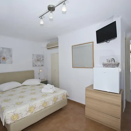 Karboni Guest house